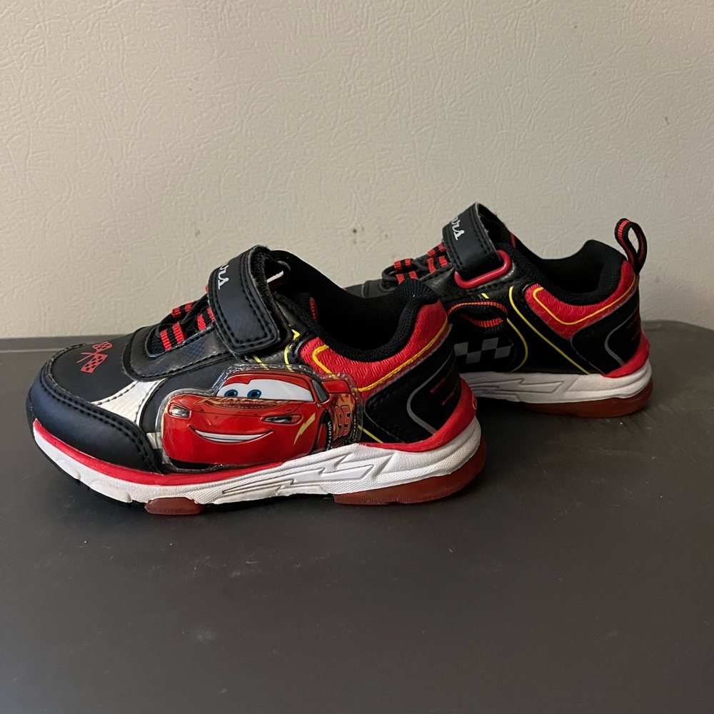 Disney / Pixar Cars Lighting McQueen Toddler Boys' Light-Up Shoes